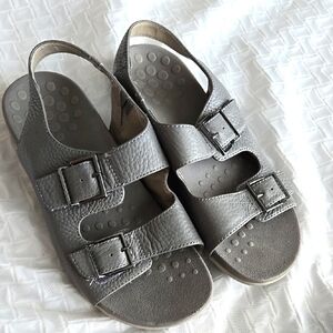 Vionic Albie Gray Sandals Comfort